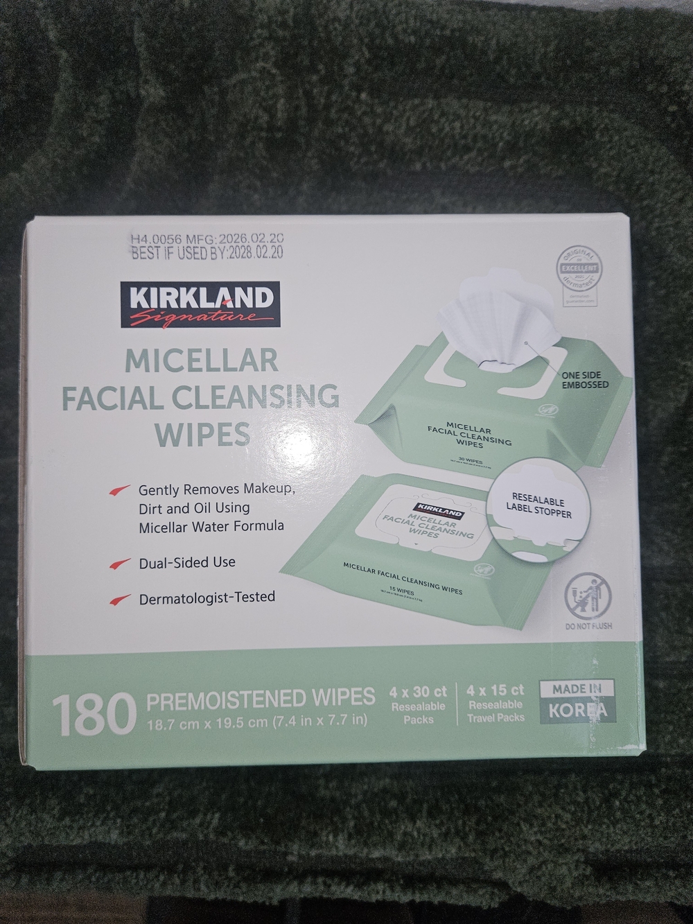 Kirkland Signature Micellar Facial Cleansing Wipes - Mint Green & White Pack